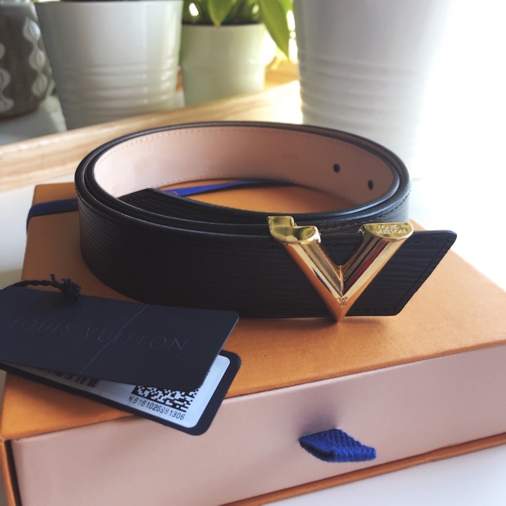 Louis Vuitton Essential V Belt